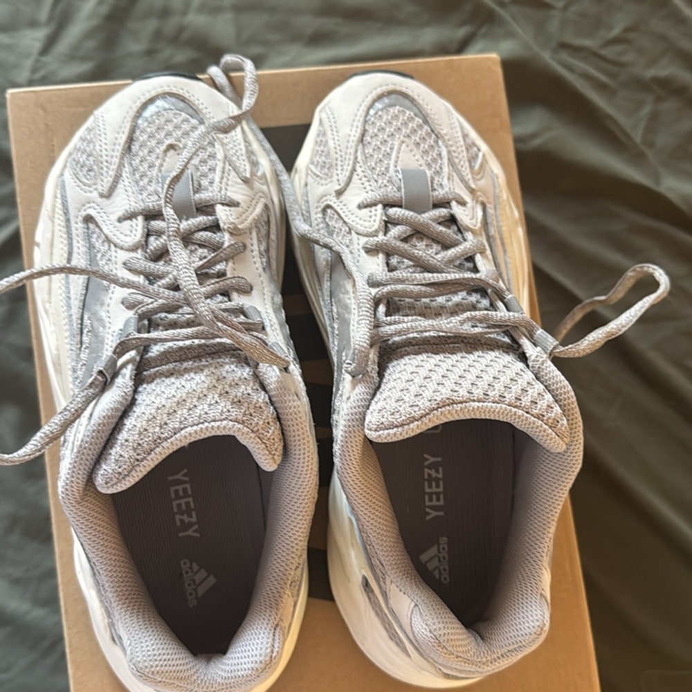 Yeezy Boost - image 6